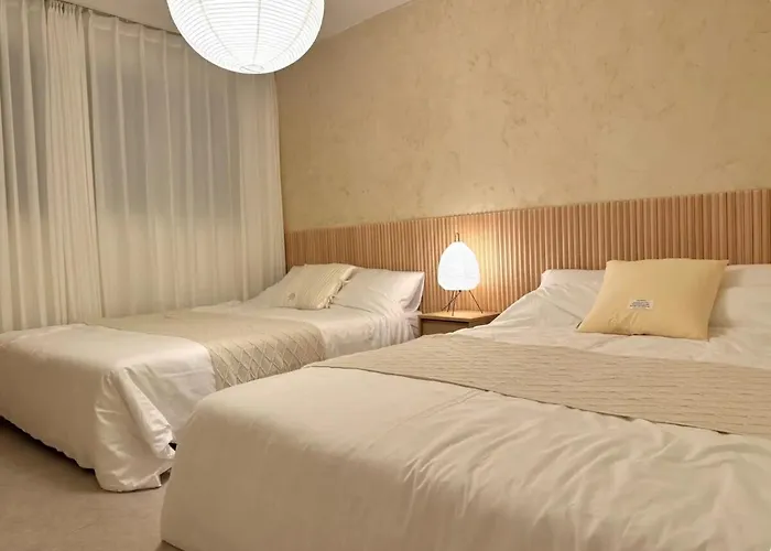 Lush In With 4 Beds, 3 ソウル特別市