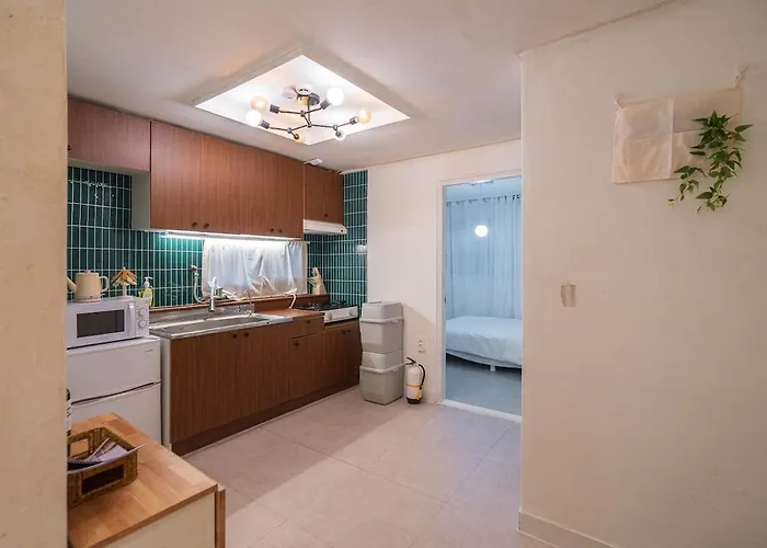 Lush In With 4 Beds, 3 アパート *