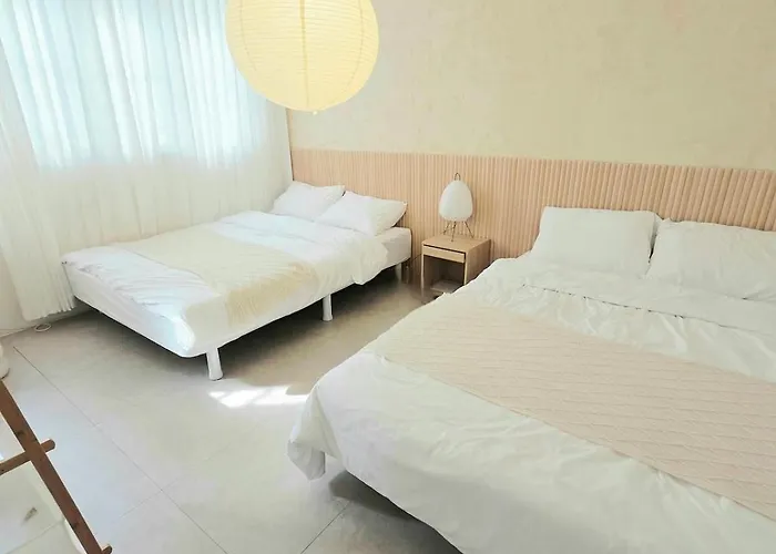 Lush In With 4 Beds, 3 アパート ソウル特別市